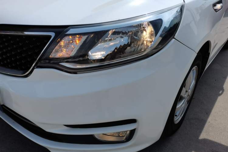 Used Kia K2 2015 Sedan 1.4L Automatic GLS Left Front Headlight