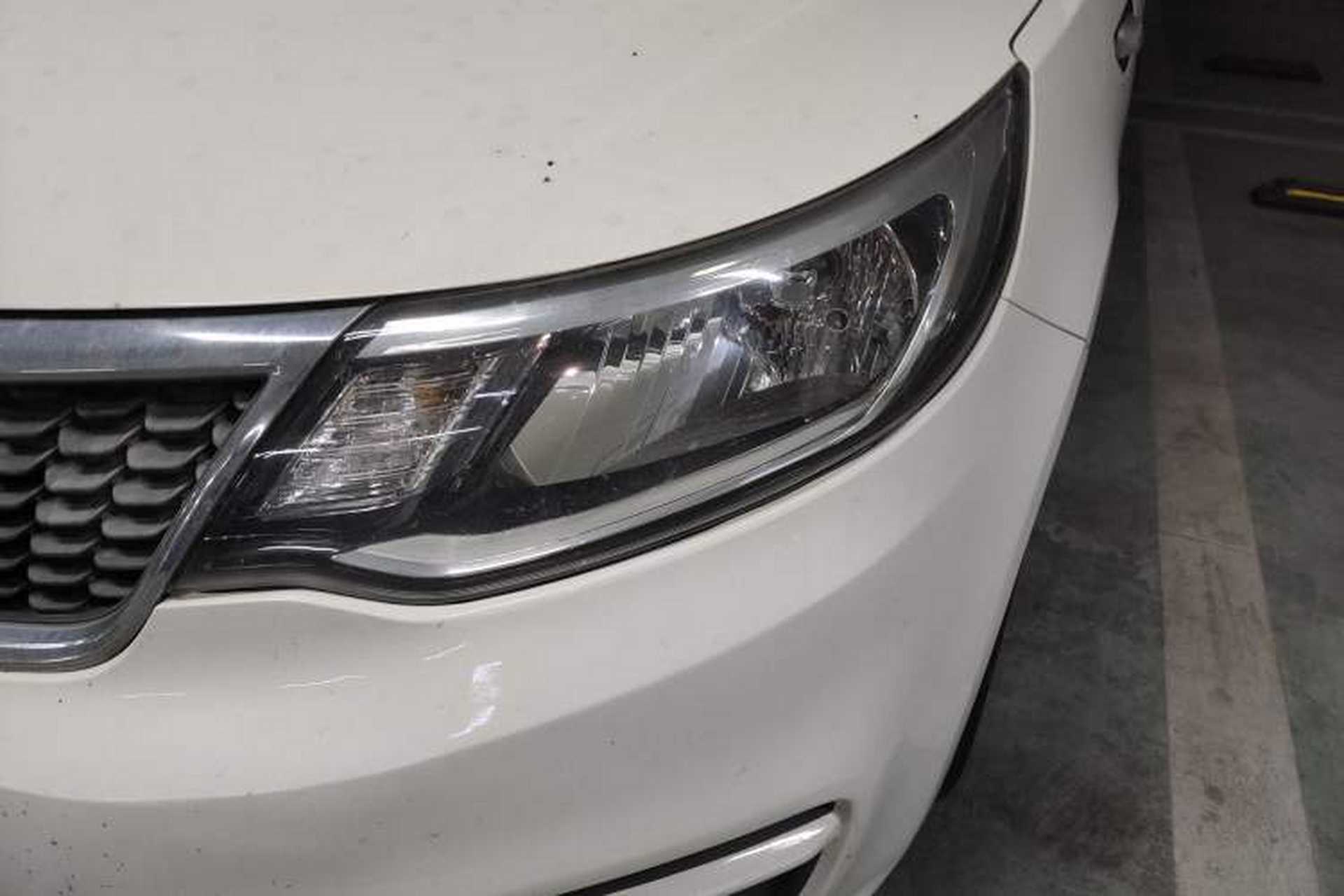 Used Kia K2 2015 Sedan 1.4L Automatic GLS Left Front Headlight