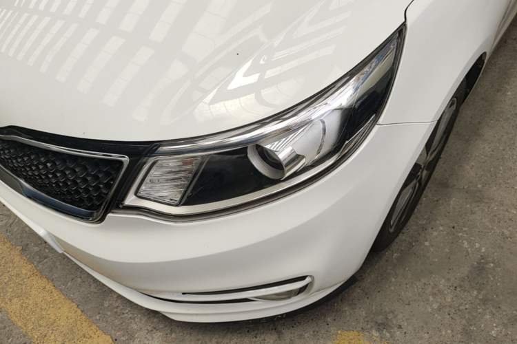 Used Kia K2 2015 Sedan 1.6L Automatic Transmission Premium Left Front Headlight