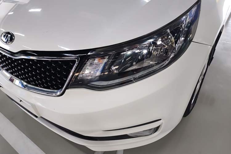Used Kia K2 2015 Sedan 1.4L MT GLS Left Front Headlight