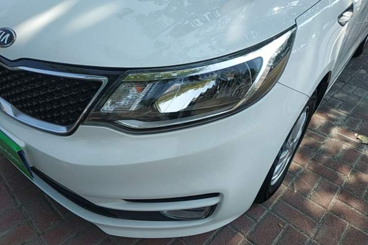 Used Kia K2 2015 Sedan 1.4L Automatic GLS Left Front Headlight