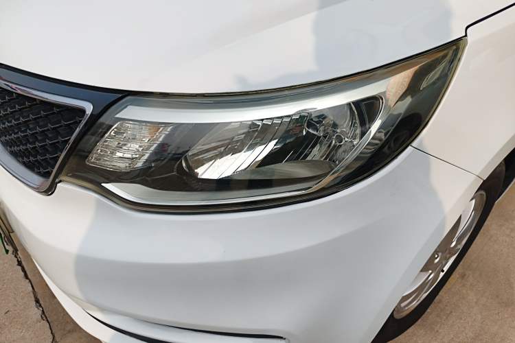 Used Kia K2 2015 Sedan 1.4L Automatic GLS Left Front Headlight