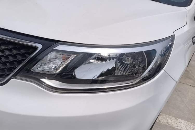 Used Kia K2 2015 Sedan 1.4L Automatic GLS Left Front Headlight