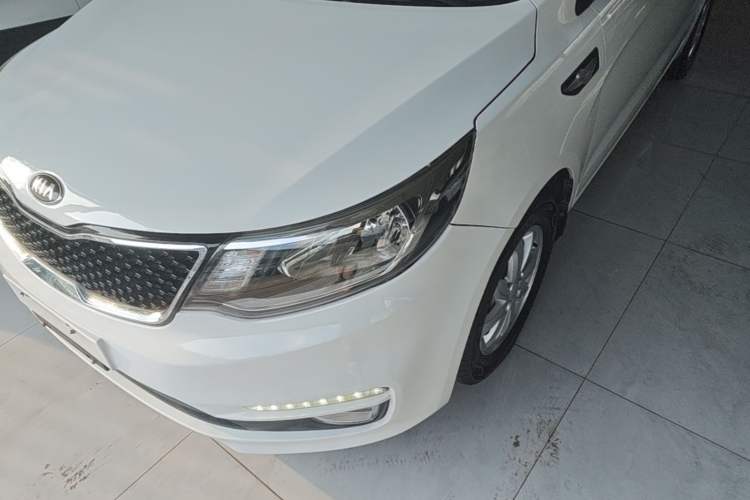 Used Kia K2 2015 Sedan 1.4L Automatic GLS Left Front Headlight