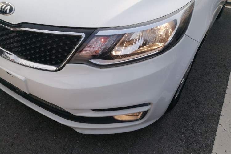 Used Kia K2 2015 Sedan 1.4L Automatic GLS Left Front Headlight