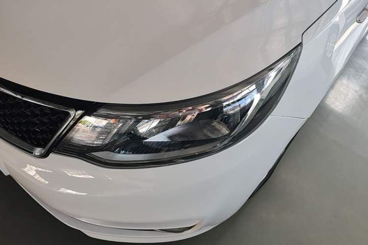 Used Kia K2 2015 Hatchback 1.4L AT GLS Cool Edition Left Front Headlight