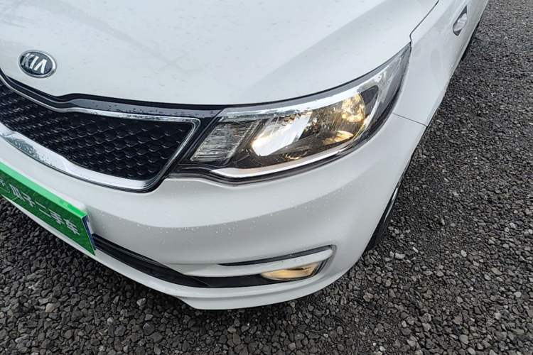 Used Kia K2 2015 Sedan 1.4L MT GLS Left Front Headlight