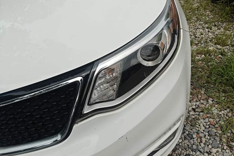 Used Kia K2 2015 Sedan 1.6L Automatic Transmission Premium Left Front Headlight