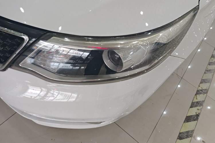Used Kia K2 2015 Sedan 1.6L Automatic Transmission Premium Left Front Headlight