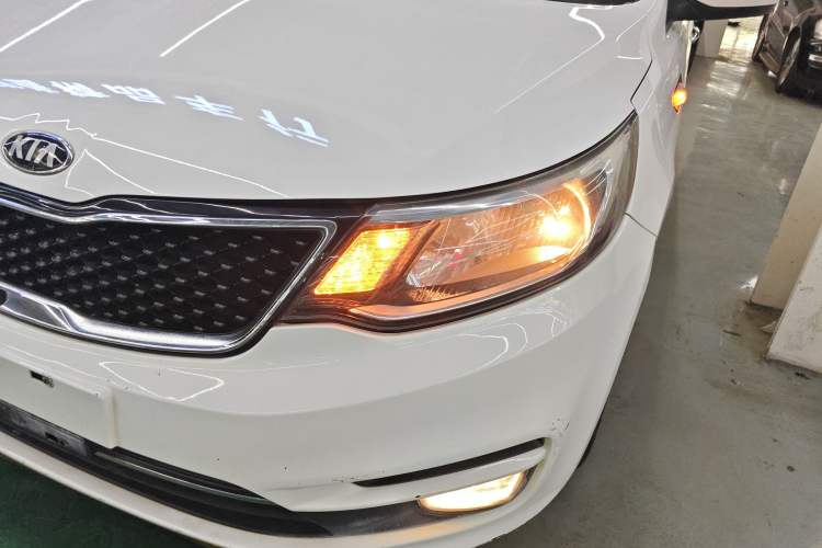 Used Kia K2 2015 Sedan 1.4L MT GLS Left Front Headlight