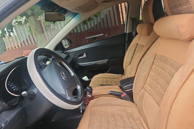 Used Kia K2 2015 Hatchback 1.4L MT GLS Left Front Seat
