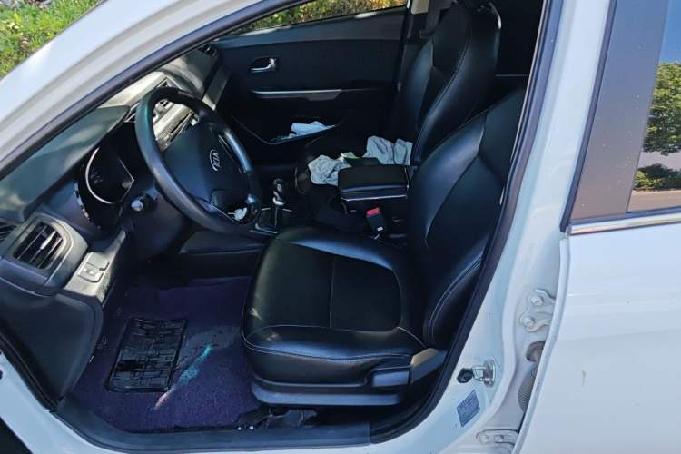 Used Kia K2 2015 Sedan 1.4L MT GLS Left Front Seat