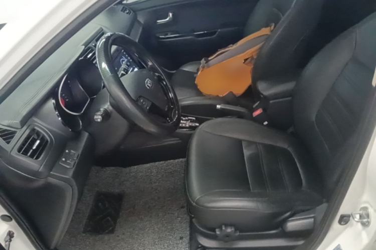 Used Kia K2 2015 Sedan 1.6L Automatic Transmission Premium Left Front Seat