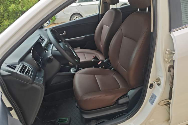 Used Kia K2 2015 Sedan 1.4L MT GLS Left Front Seat