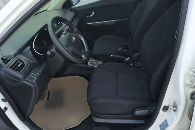 Used Kia K2 2015 Sedan 1.4L Automatic GLS Left Front Seat