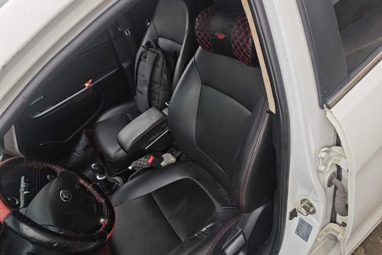 Used Kia K2 2015 Sedan 1.4L MT TOP Left Front Seat