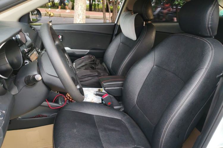 Used Kia K2 2015 Sedan 1.4L MT GLS Left Front Seat