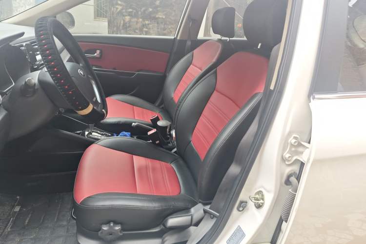 Used Kia K2 2015 Hatchback 1.4L AT GLS Cool Edition Left Front Seat