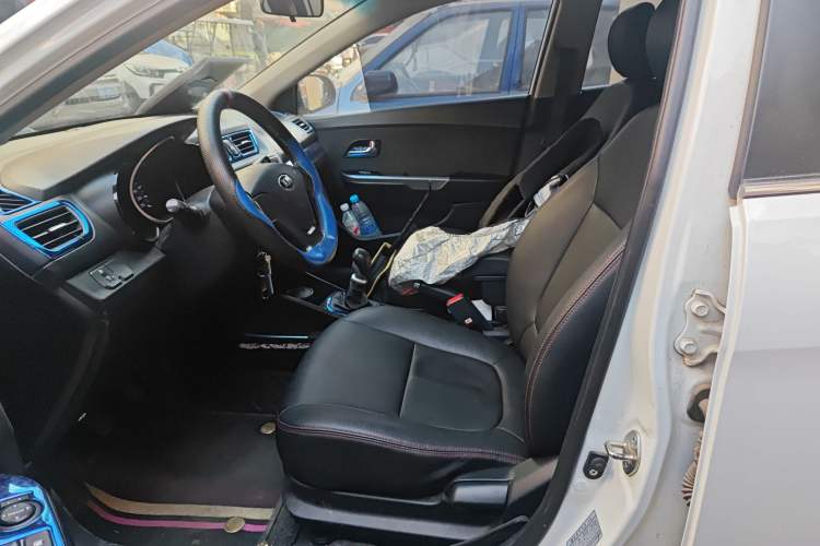 Used Kia K2 2015 Sedan 1.4L MT GLS Left Front Seat