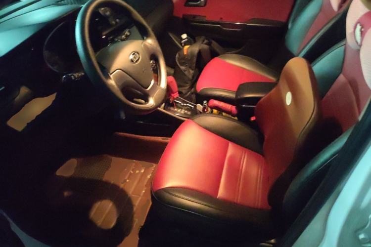 Used Kia K2 2015 Hatchback 1.4L AT GLS Cool Edition Left Front Seat