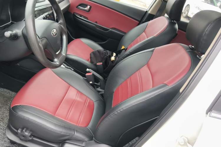 Used Kia K2 2015 Hatchback 1.4L AT GLS Cool Edition Left Front Seat
