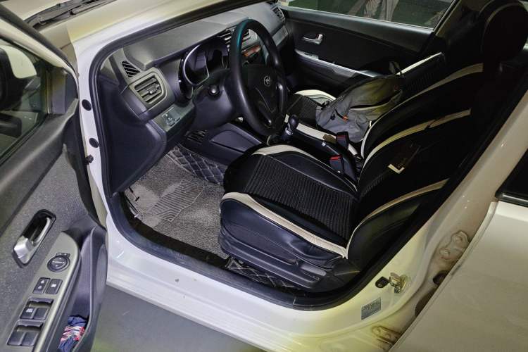 Used Kia K2 2015 Sedan 1.4L MT GLS Left Front Seat