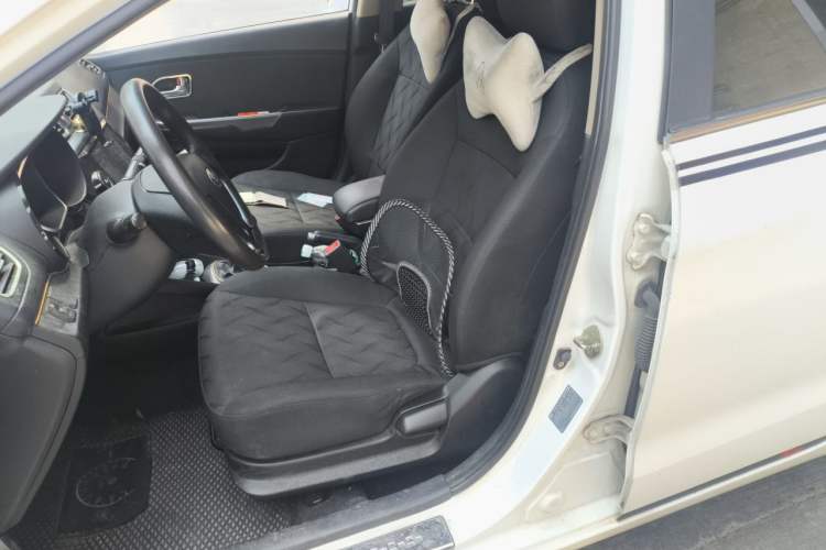 Used Kia K2 2015 Sedan 1.4L MT GLS Left Front Seat