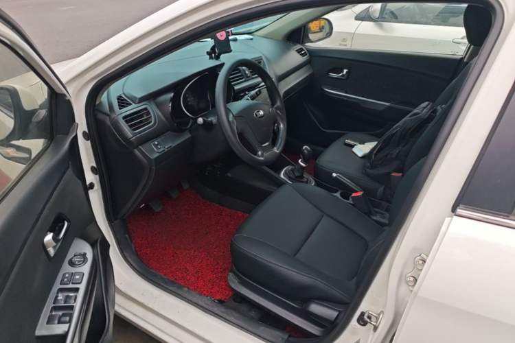 Used Kia K2 2015 Sedan 1.4L MT GLS Left Front Seat