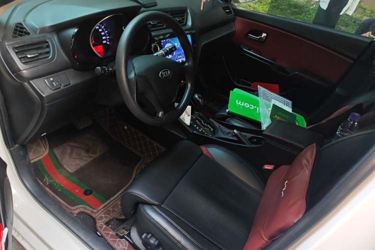 Used Kia K2 2015 Hatchback 1.4L AT GLS Cool Edition Left Front Seat