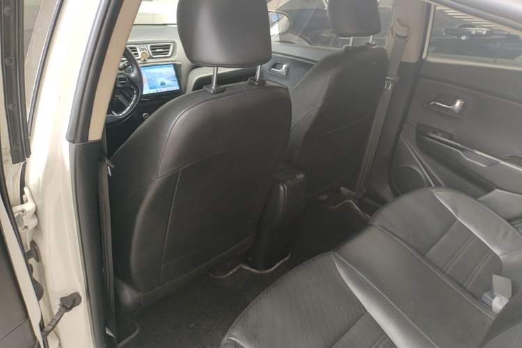 Used Kia K2 2015 Sedan 1.6L Automatic Transmission Premium Left Front Seat
