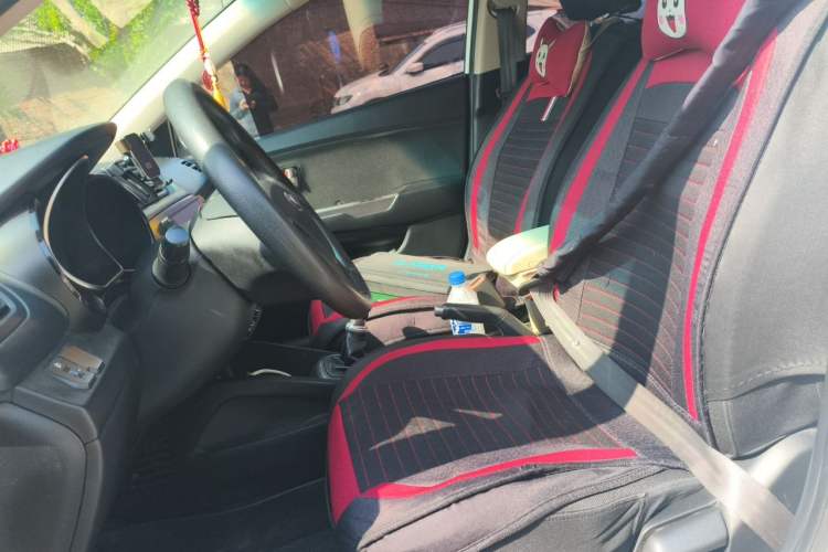 Used Kia K2 2015 Sedan 1.4L MT GLS Left Front Seat