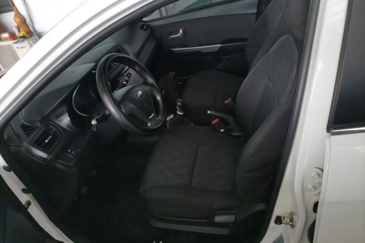 Used Kia K2 2015 Sedan 1.4L MT GLS Left Front Seat