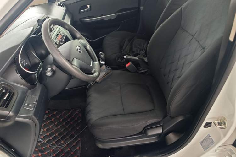 Used Kia K2 2015 Sedan 1.4L MT GLS Left Front Seat