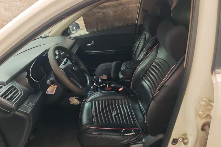 Used Kia K2 2015 Sedan 1.4L MT GLS Left Front Seat