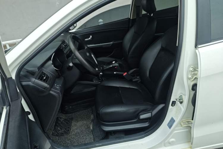 Used Kia K2 2015 Sedan 1.4L MT GLS Left Front Seat