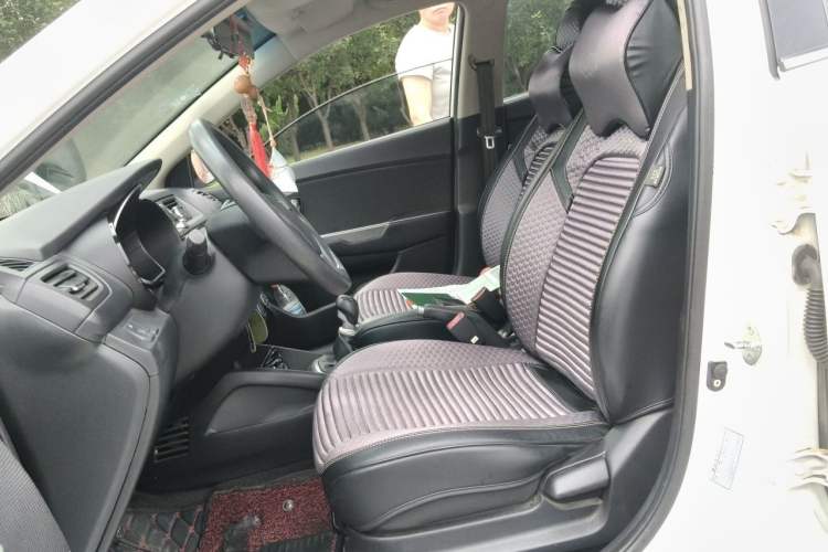 Used Kia K2 2015 Sedan 1.4L MT GLS Left Front Seat