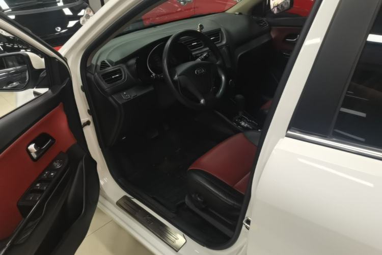 Used Kia K2 2015 Hatchback 1.4L AT GLS Cool Edition Left Front Seat