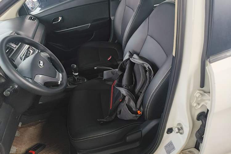 Used Kia K2 2015 Sedan 1.4L MT GLS Left Front Seat