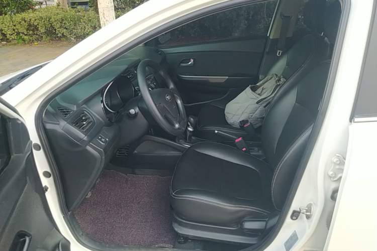 Used Kia K2 2015 Sedan 1.4L MT GLS Left Front Seat