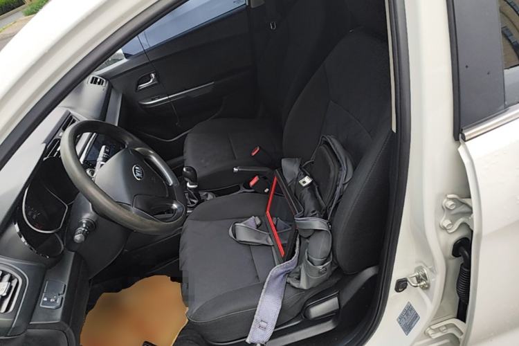 Used Kia K2 2015 Sedan 1.4L MT GLS Left Front Seat