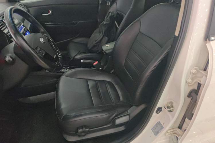 Used Kia K2 2015 Sedan 1.6L Automatic Transmission Premium Left Front Seat