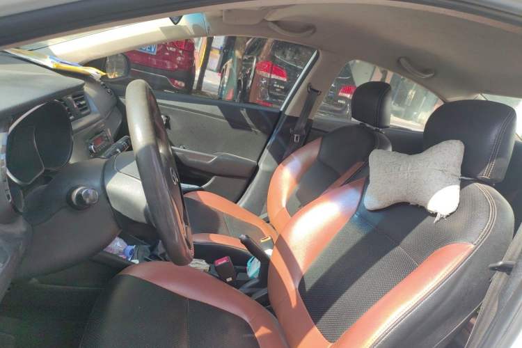 Used Kia K2 2015 Sedan 1.4L MT GLS Left Front Seat