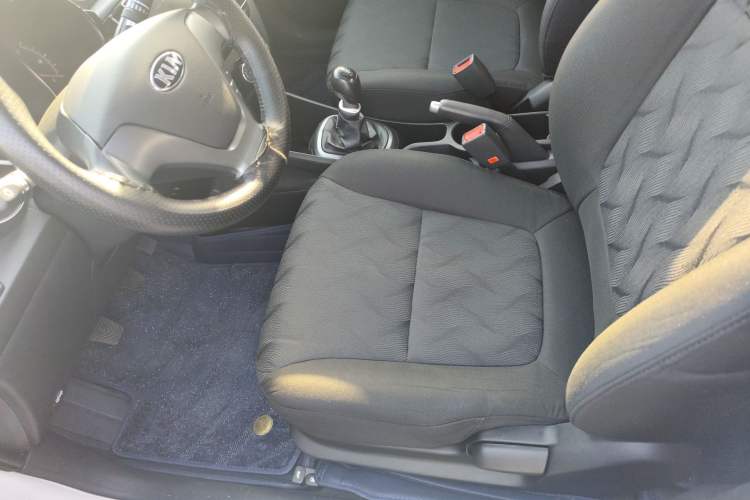 Used Kia K2 2015 Sedan 1.4L MT GLS Left Front Seat