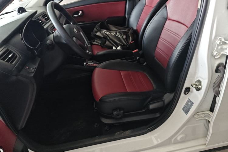 Used Kia K2 2015 Hatchback 1.4L AT GLS Cool Edition Left Front Seat