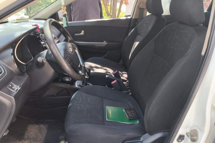 Used Kia K2 2015 Sedan 1.4L MT TOP Left Front Seat