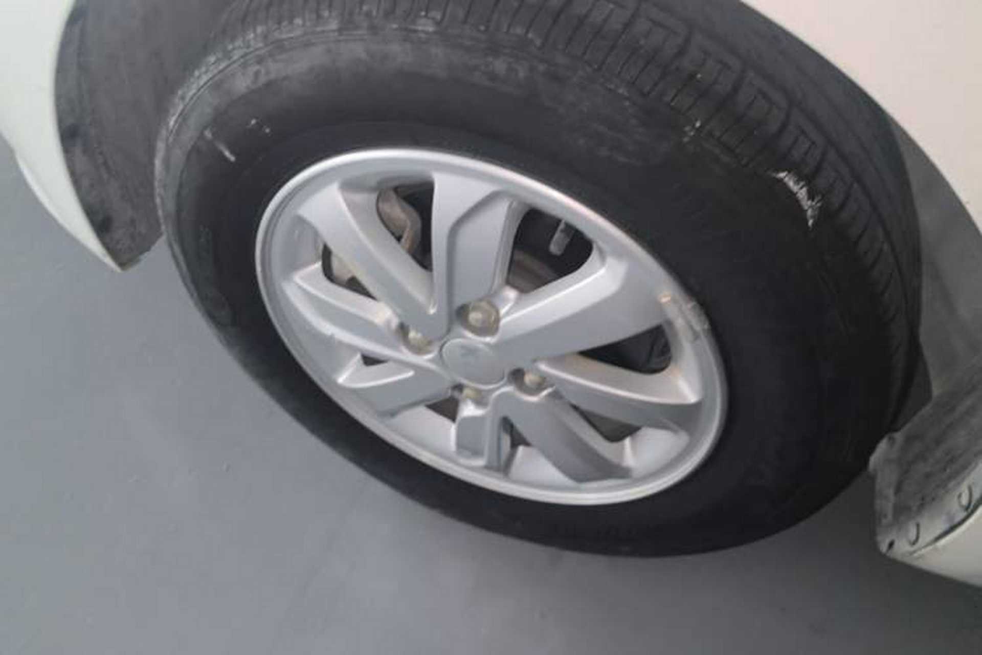 Used Kia K2 2015 Sedan 1.4L MT GLS Left Front Wheel Hub