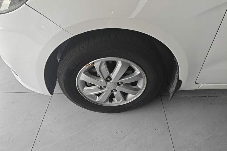Used Kia K2 2015 Sedan 1.4L Automatic GLS Left Front Wheel Hub