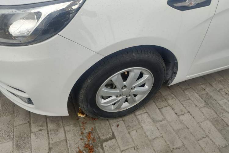 Used Kia K2 2015 Sedan 1.4L Automatic GLS Left Front Wheel Hub