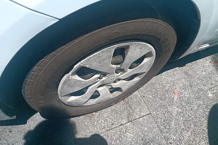 Used Kia K2 2015 Sedan 1.4L Automatic GLS Left Front Wheel Hub