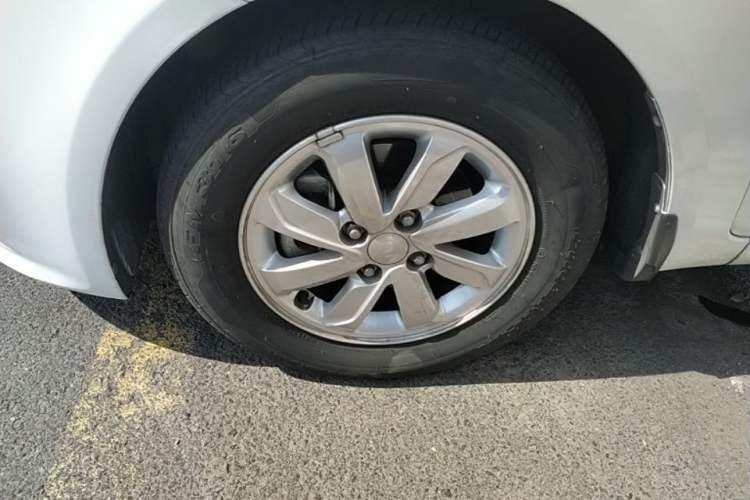 Used Kia K2 2015 Hatchback 1.4L AT GLS Cool Edition Left Front Wheel Hub